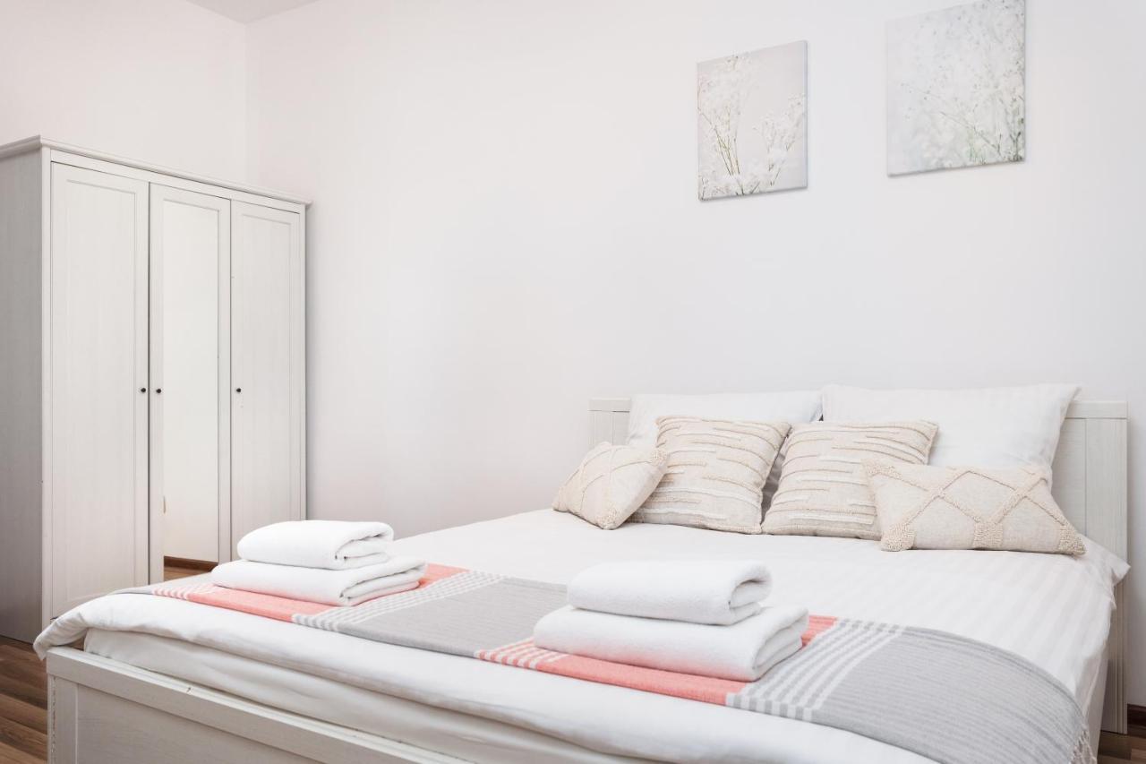 City Of The Kings-Camomile Apartment Krakow Luaran gambar